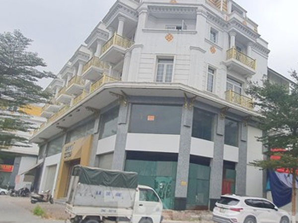 Qua thời 'gà đẻ trứng vàng', shophouse rơi vào cảnh ế ẩm, nhếch nhác