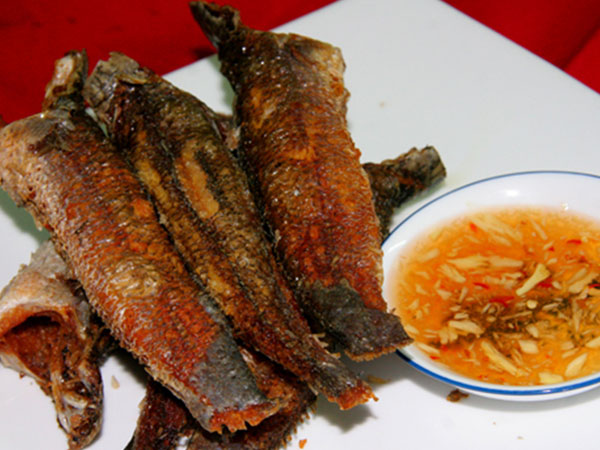 Cảnh báo thói quen ăn cá gây ung thư vòm họng cực nhanh, đáng tiếc lại là món ăn 'khoái khẩu' của nhiều gia đình Việt trong mùa lạnh