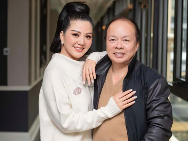 Ca sĩ Đinh Hiền Anh bị nhiễm Covid-19, xúc động vì chồng 'chăm vợ quên cả hiểm nguy'