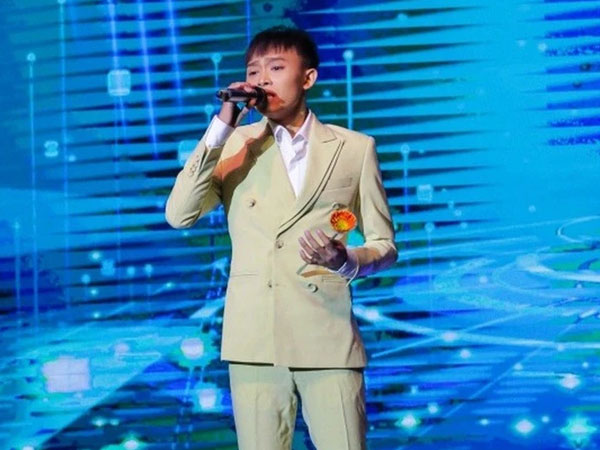 Hồ Văn Cường rút tên khỏi show diễn sau khi phía ban tổ chức dính 'phốt', fan đồng loạt đòi trả tiền lại