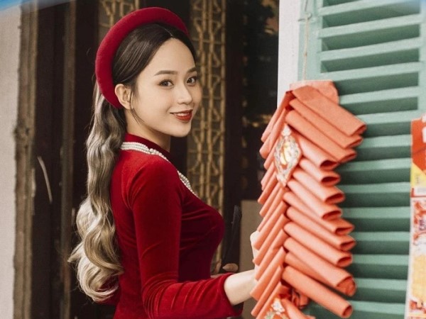 Nữ sinh Ngoại thương từng bị ung thư vú tham dự Miss World, bị chỉ trích vì 'nhận vơ' danh hiệu Hoa khôi