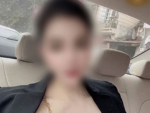 Bị khách bóc phốt phẫu thuật vùng kín 'xoắn vào nhau như dị tật, không quan hệ được', hotgirl lên tiếng đáp trả