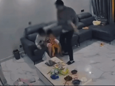 Phẫn nộ clip chồng đánh vợ như kẻ thù, mặc con nhỏ bên cạnh gào khóc