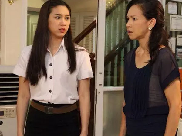 Mẹ chồng trao chục cây vàng ngày cưới, mẹ đẻ tuyên bố hủy hôn