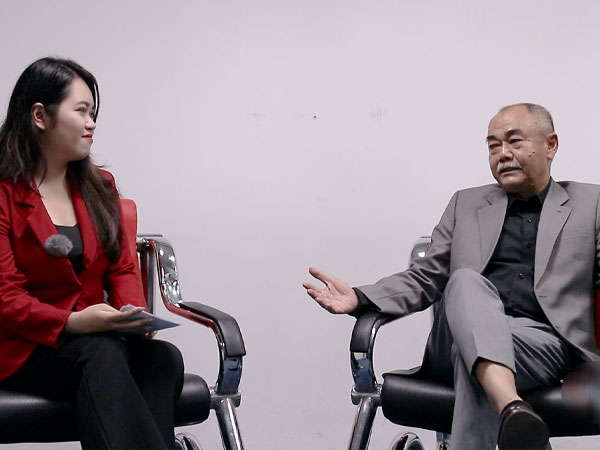 NSND Việt Anh: 'Vụ' Minh Béo, vấn đề không phải ở chiếc huy chương!