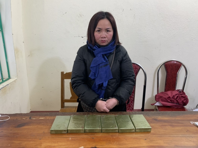 Nữ giáo viên buôn 6 bánh heronie
