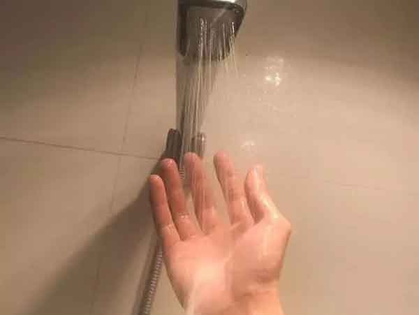 Người yêu cả tuần không tắm không thay đồ, ngã ngửa khi biết lý do