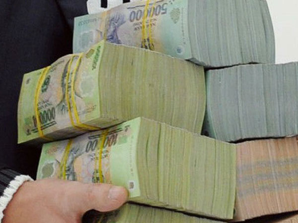 Ôm tiền đi đánh 'cổ', đại gia lỗ nặng gần 500 tỷ
