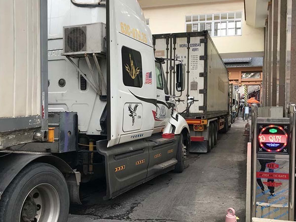 Ngay sát Tết, cửa khẩu Tân Thanh thông quan trở lại