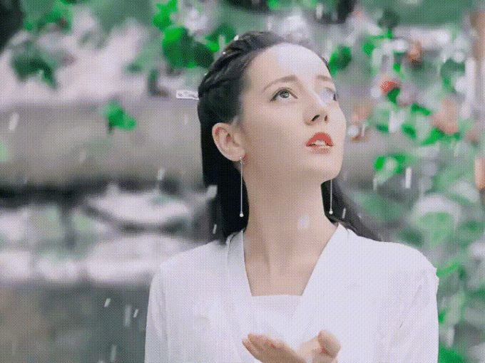 15 mỹ nhân Hoa ngữ đọ thần thái dưới trời tuyết: Nhiệt Ba xuất thần nhất, số 13 'gây lú' vì quá ngọt ngào