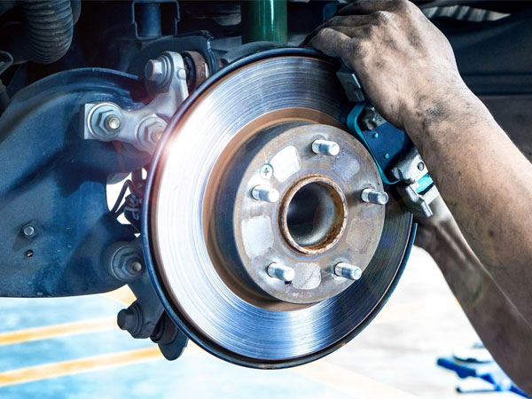Lý do đĩa phanh bị nóng một cách bất thường