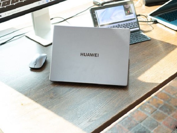 Huawei bất ngờ giới thiệu laptop MateBook 14 tại Việt Nam