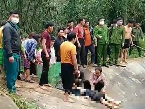 Lao xuống ao sâu cứu hai vợ chồng nhà hàng xóm nhưng bất thành, cả 3 tử vong thương tâm