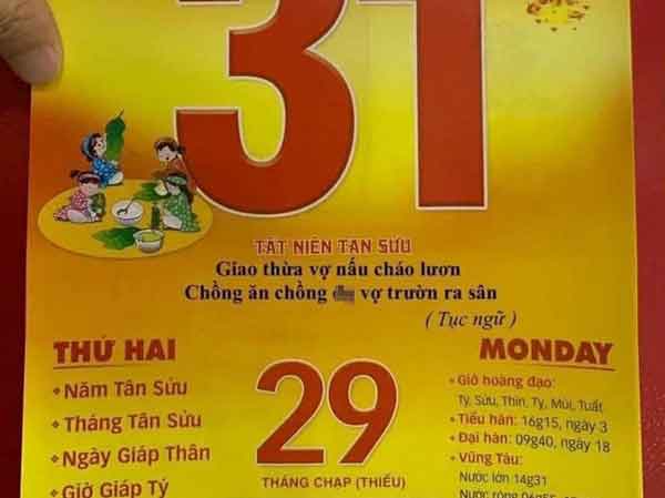 Tờ lịch 29 Tết gây bão mạng xã hội với nội dung thô thiển: 'Giao thừa vợ nấu cháo lươn...'