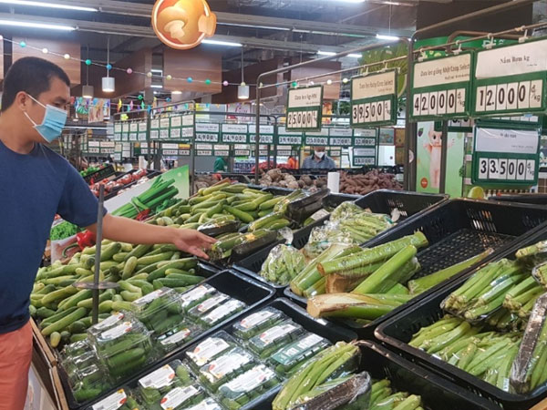 Siêu thị ở Hà Nội tăng giờ bán, hàng hóa dồi dào trong dịp Tết