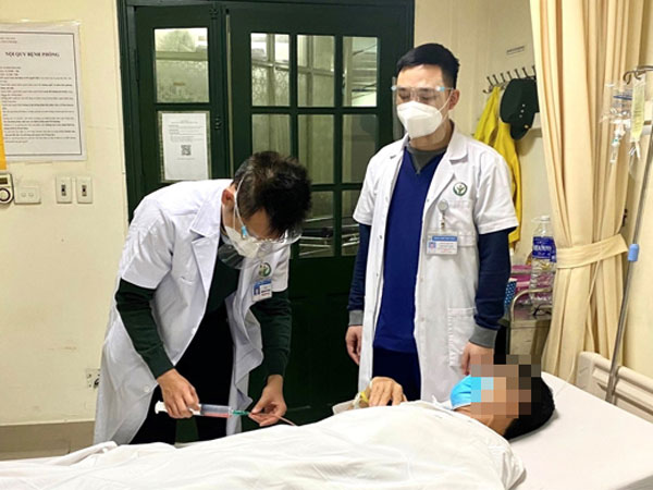 Người đàn ông chấn thương tinh hoàn khi lái xe phân khối lớn