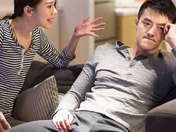 Biếu bên ngoại 20 triệu, bên nội 50 triệu tiêu Tết bị vợ giận, anh chồng đăng đàn hỏi có nên ly hôn không bất ngờ được dân tình ủng hộ vì lý do này