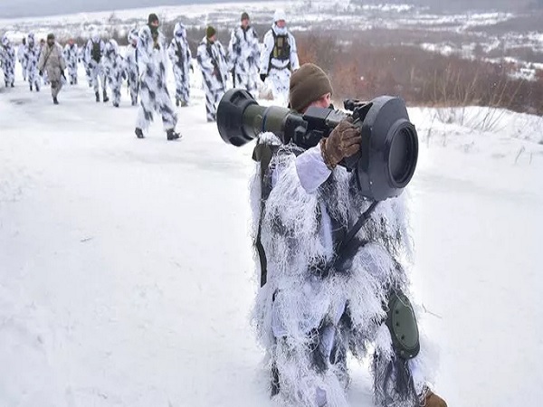Anh 'lên nòng' đối phó căng thẳng Nga-Ukraine