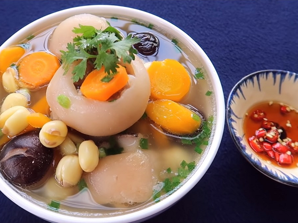 Canh măng móng giò 'ngon cực' nhưng 'độc vô cùng' với những người sau