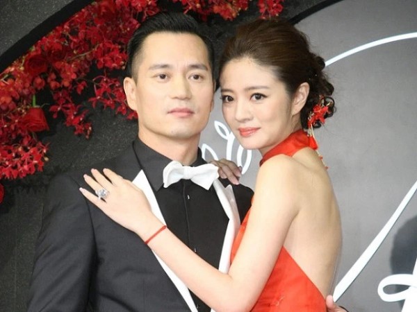 Chồng đại gia của sao nổi tiếng bất ngờ bị bắt, nghi mở sòng bạc, điều hành cá độ phi pháp