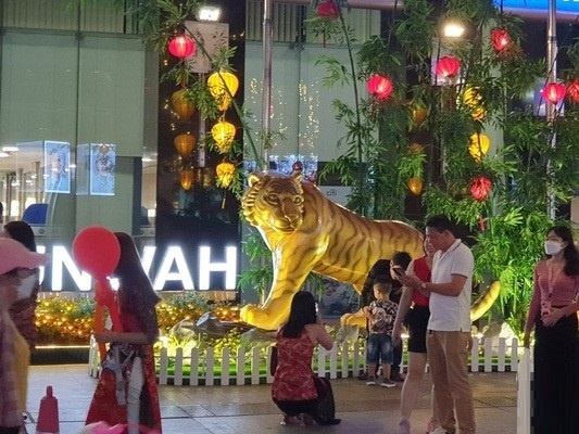 Trung tâm TP.HCM rực rỡ chào đón Xuân Nhâm Dần 2022