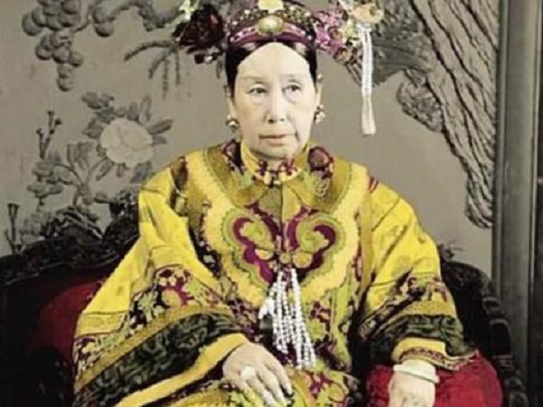 Từ Hi Thái Hậu đã tổ chức tiệc Tết như thế nào? Bữa tiệc tết 'khủng khiếp' giá ngàn vàng khiến hậu thế rùng mình