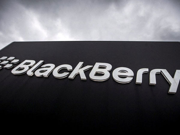 BlackBerry bán bằng sáng chế trị giá 600 triệu USD