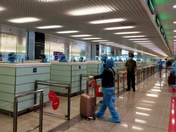 Cấp phép bay chở công dân Việt Nam về nước, không yêu cầu bất kỳ văn bản xét duyệt nhân sự
