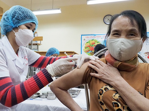 Tiêm hơn 150.000 liều vắc-xin Covid-19 trong ngày đầu Tết Nhâm Dần