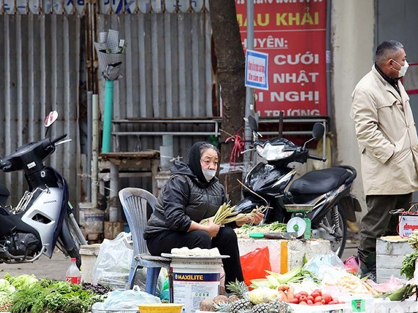 Sự lạ năm nay, chợ ngày mùng 3, cá tôm rẻ hơn cả trước Tết