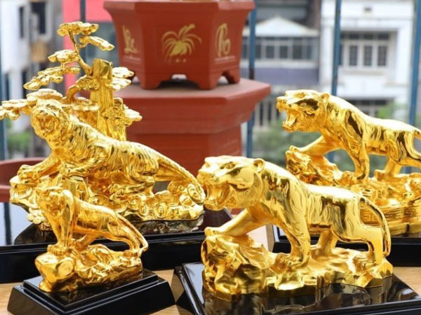 Rủi ro vàng 2022: Thế giới giảm, trong nước tăng, dân buôn ăn chênh chục triệu