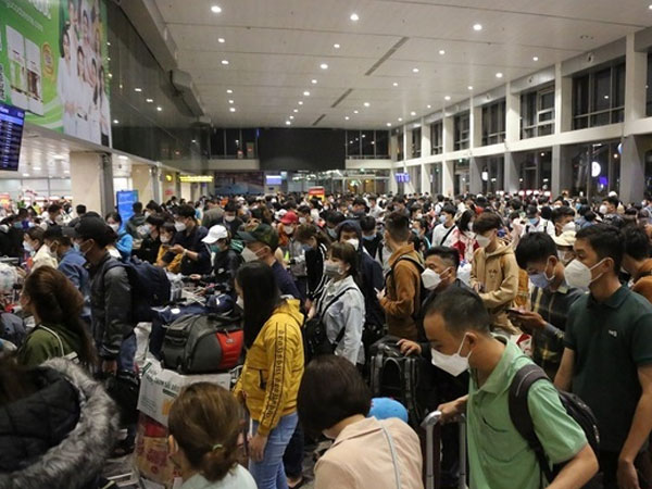 Tân Sơn Nhất đón lượng khách kỷ lục từ cao điểm Tết Nhâm Dần 2022