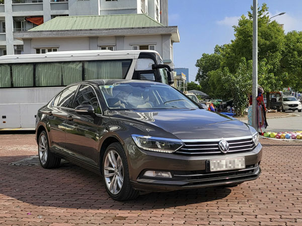 Volkswagen Passat 2017 tụt giá mạnh sau 4 năm sử dụng