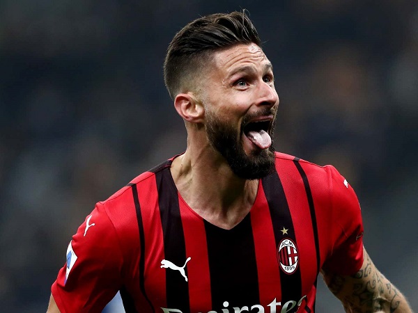 Lập cú đúp chớp nhoáng, Giroud giúp Milan áp sát Inter