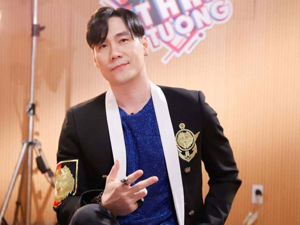 Khánh Phương 'Chiếc khăn gió ấm': Ở nhà 200 tỷ sống độc thân tuổi 41