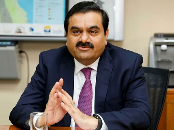Tỷ phú tuổi Dần 'soán ngôi' người giàu nhất châu Á của Mukesh Ambani