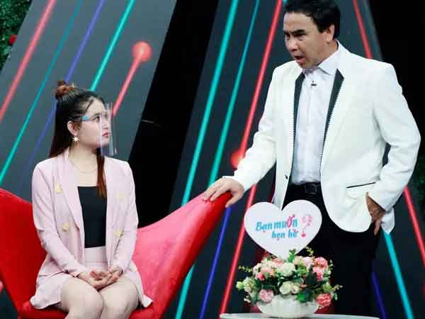 Cô gái đuổi bạn trai ở show hẹn hò khiến Quyền Linh sốc