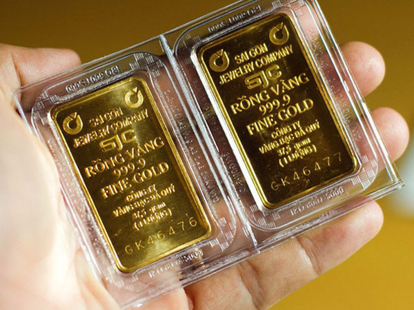 Giá vàng SJC vượt 63 triệu/lượng, cao nhất lịch sử
