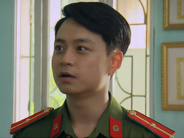 Phố trong làng tập 50: Con trai cố NSND Hoàng Dũng vừa xuất hiện đã khiến nam phụ 'cứng họng', Tiến có nguy cơ ngồi tù 7 năm