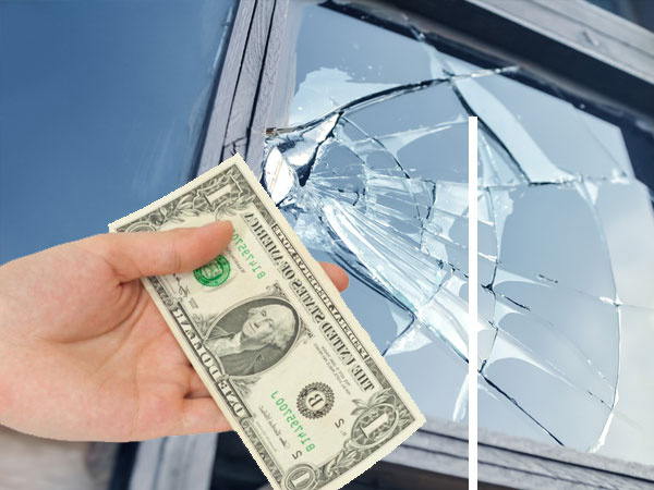 Tên trộm có vũ trang thiện tâm nhất quả đất: Xin lỗi chủ nhà vì đã vào ăn ngủ, còn bồi thường 200 USD tiền cửa kính vỡ.