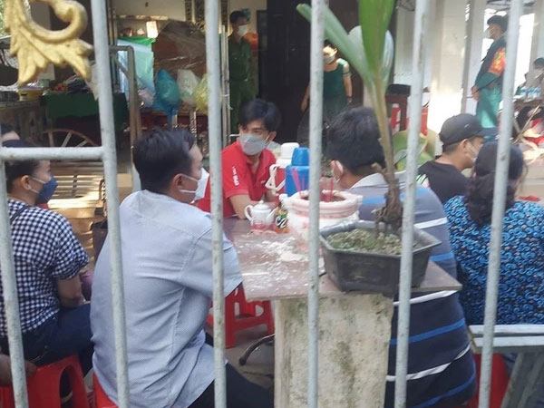 Xô xát do mâu thuẫn gia đình, vợ cầm kéo đâm chồng tử vong