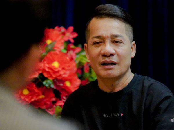 Nghệ sĩ Minh Nhí: 'Ba mất, tôi vẫn phải diễn hài mua vui...'