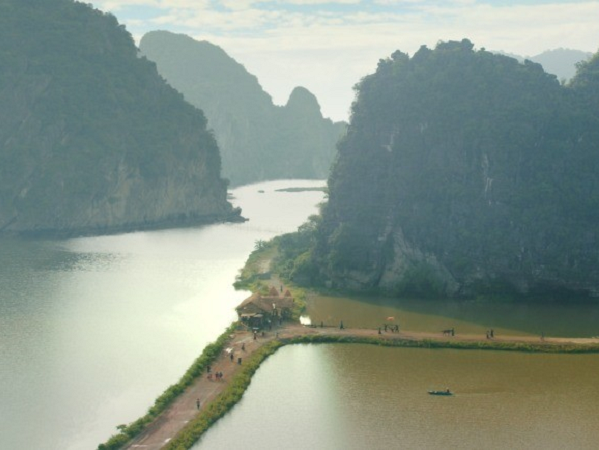 Tràng An đẹp kỳ vĩ, choáng ngợp trong phim Trạng Tí Phiêu Lưu Ký