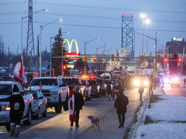 Canada: Biểu tình lan rộng, kinh tế tổn thất nặng