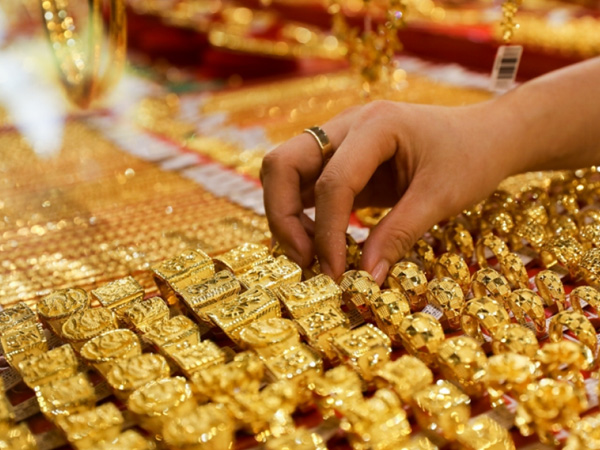 Sau khi 'bốc hơi' cả triệu đồng/lượng, giá vàng hôm nay ra sao?