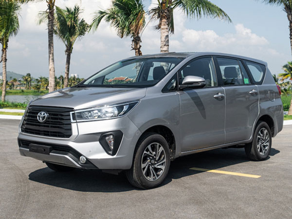 Toyota Innova từ vua bán chạy xuống top xe ế, báo trước tương lai khai tử