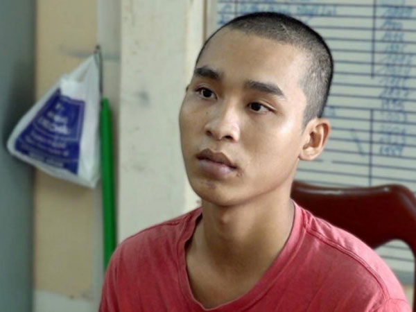 Bênh vợ, chém nhiều người trọng thương rồi trốn nã
