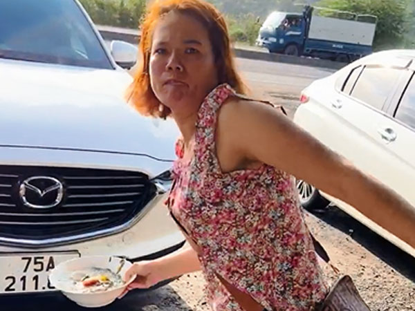 Đe dọa tạt tô canh lên người du khách, chủ quán cơm ở Khánh Hòa bị xử phạt