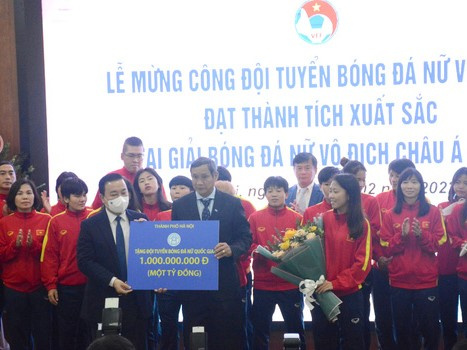 ĐT nữ Việt Nam nhận thưởng 'khủng' chưa từng thấy