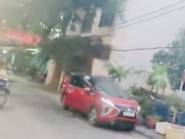 Người phụ nữ livestream 'tố' bà Phương Hằng thuê người đánh chị gái mình gãy tay ở Gò Vấp